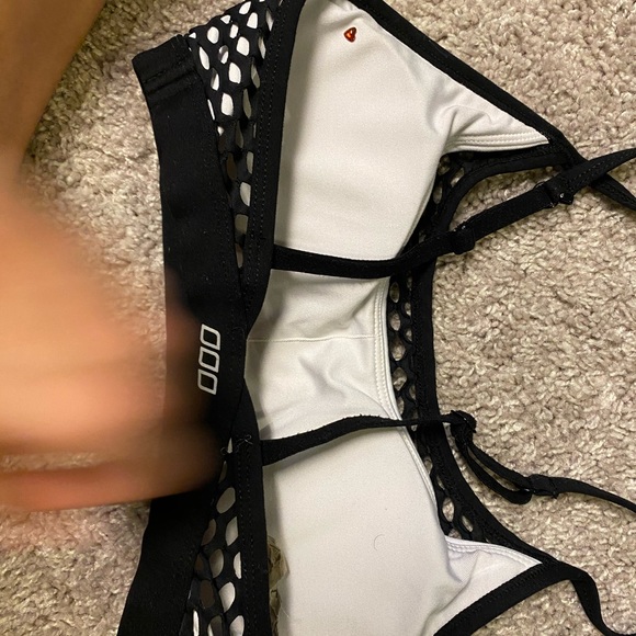 Lorna Jane Sports Bra - Picture 2 of 3